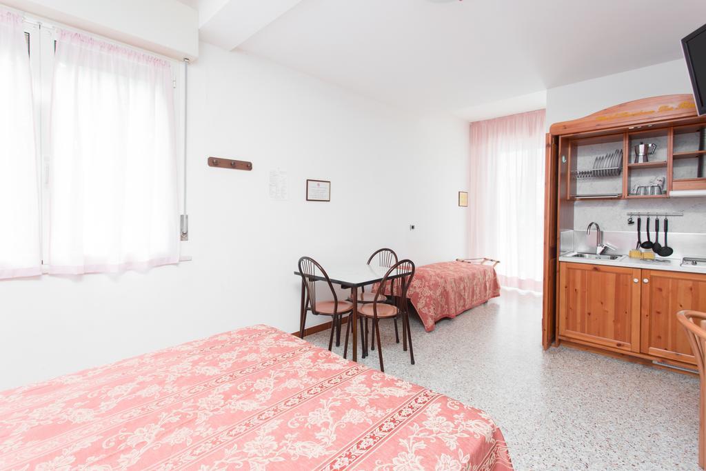 Hotel Residence Des Bains Чезенатико Экстерьер фото
