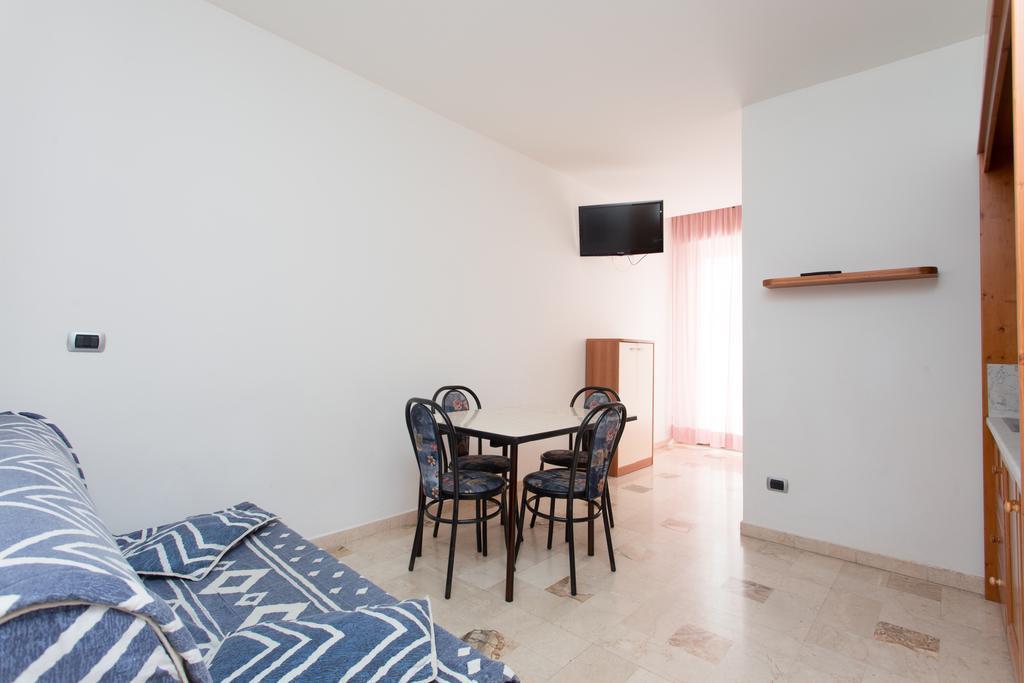 Hotel Residence Des Bains Чезенатико Номер фото